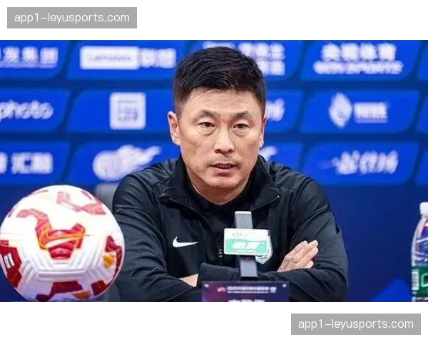 大连英博高效反击终结重庆不败，李国旭务实战术击破升班马防线
